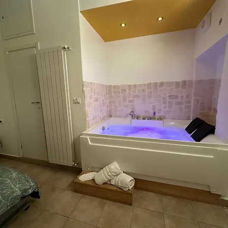 Le Plaisir Luxury Con Vasca Idromassaggio Guest house *