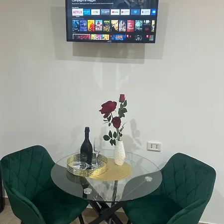 Le Plaisir Luxury Con Vasca Idromassaggio בית הארחה מרטינה פרנקה