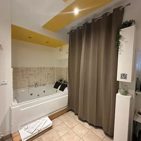 Guest house Le Plaisir Luxury Con Vasca Idromassaggio Martina Franca